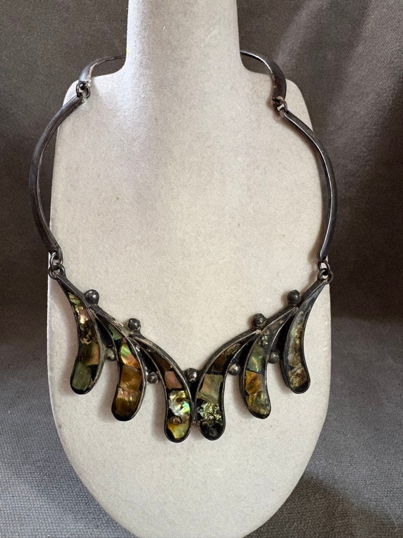 d*7様 エレガントな流線型ペンダントネックレス／メキシカンネックレス