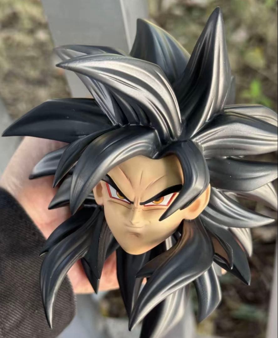 ドラゴンボール スーパーサイヤ人4 ガレージキット ガレキ フィギュア。