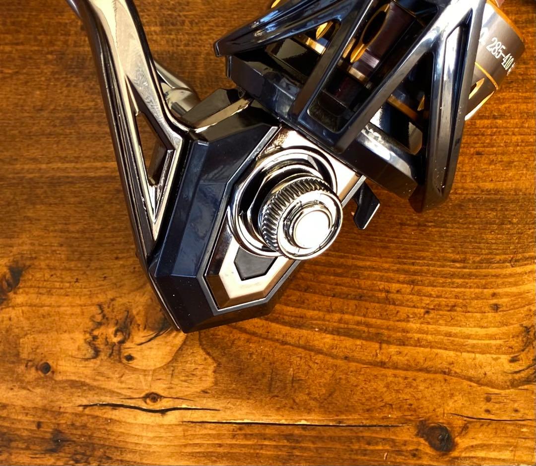 スピニングリール　5000番　ショアジギング　シーバス　サーフ　パワーハンドル