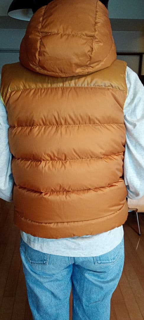 バーバリー　ダウンベスト ブラウン/イエロー 14Y 164cm