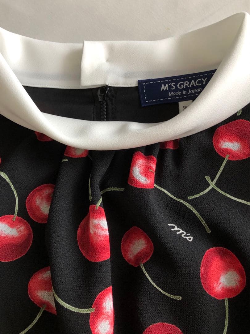 エムズグレイシー　今期　チェリー柄チュニック38サイズ