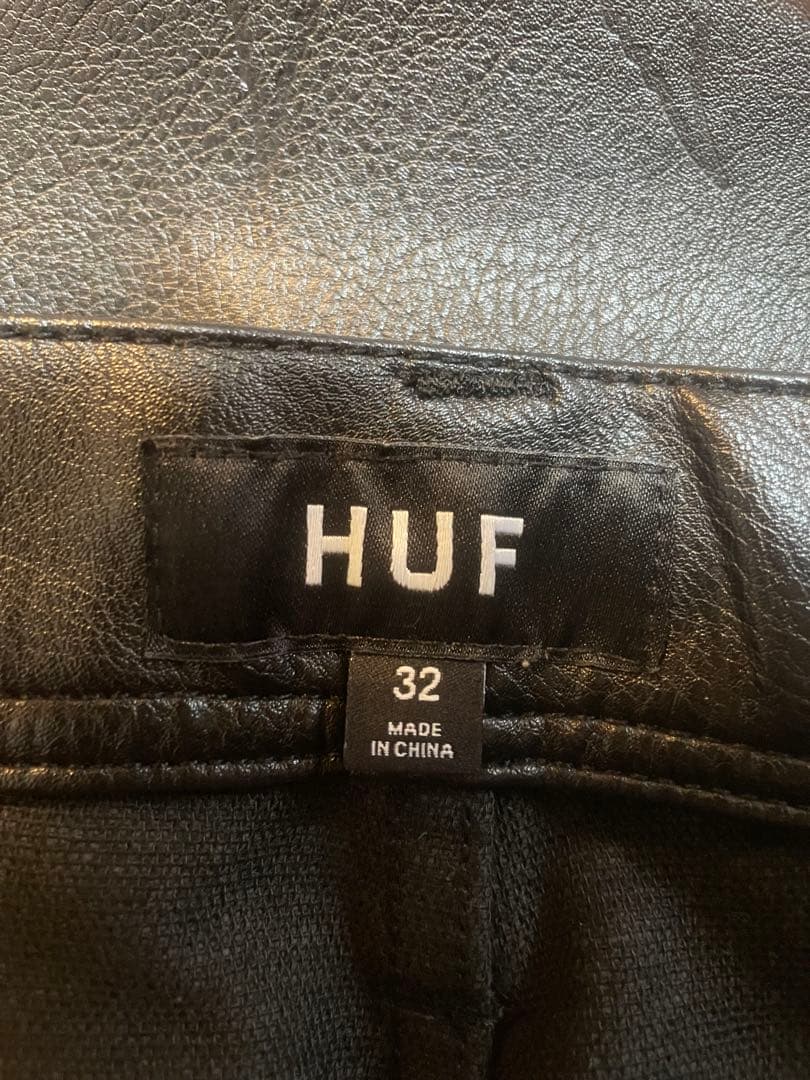 【美品】HUF メンズパンツ フェイクレザー