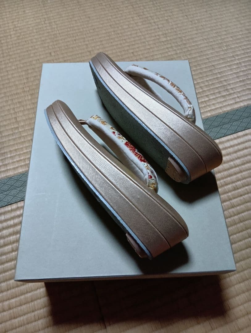 特選草履バックセット。正絹帯地。