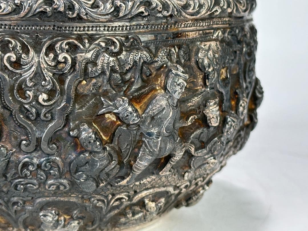 仏教美術　純銀 565g　人物図　鉢　仏具　チベット　ネパール　時代