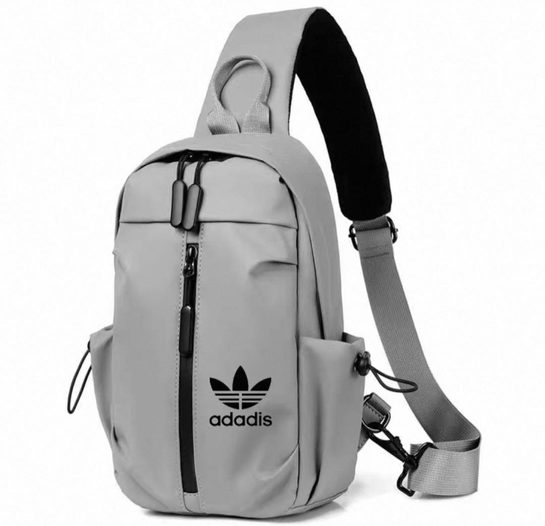 adidasバッグ