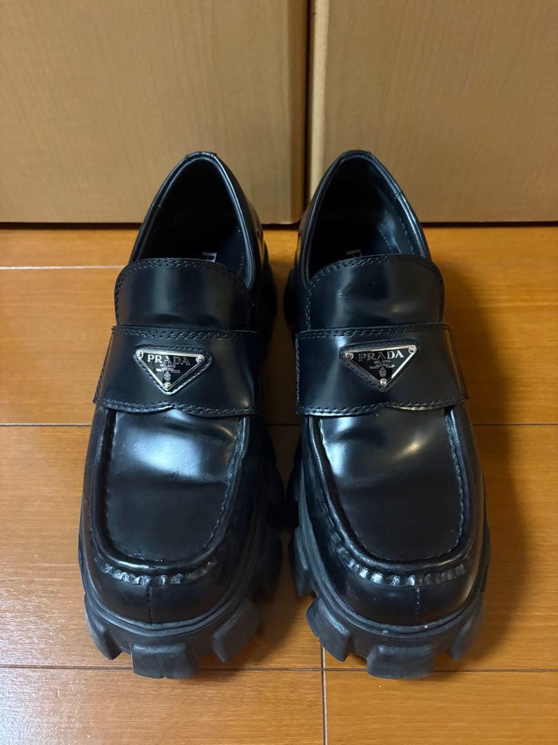PRADA モノリス　ブラッシュドレザー　ローファー サイズ8 2DE129