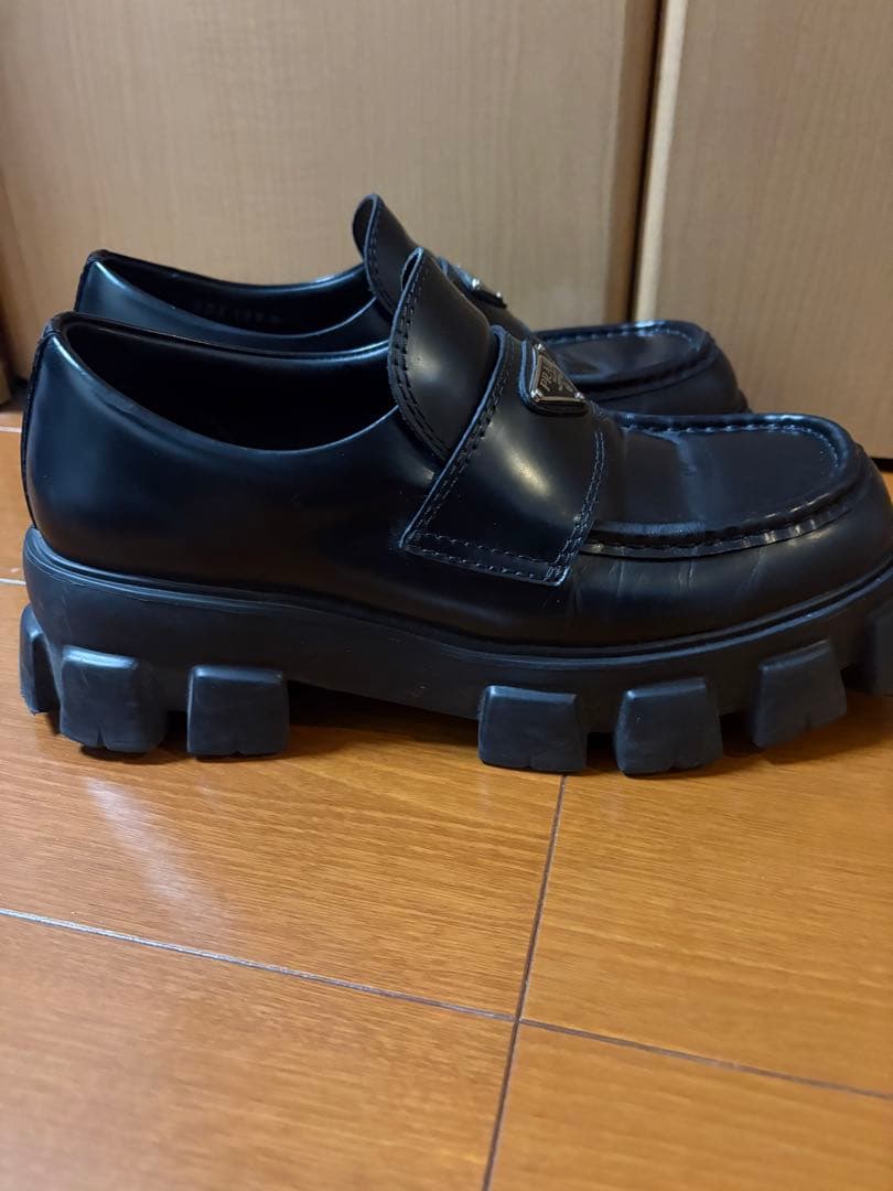 PRADA モノリス　ブラッシュドレザー　ローファー サイズ8 2DE129