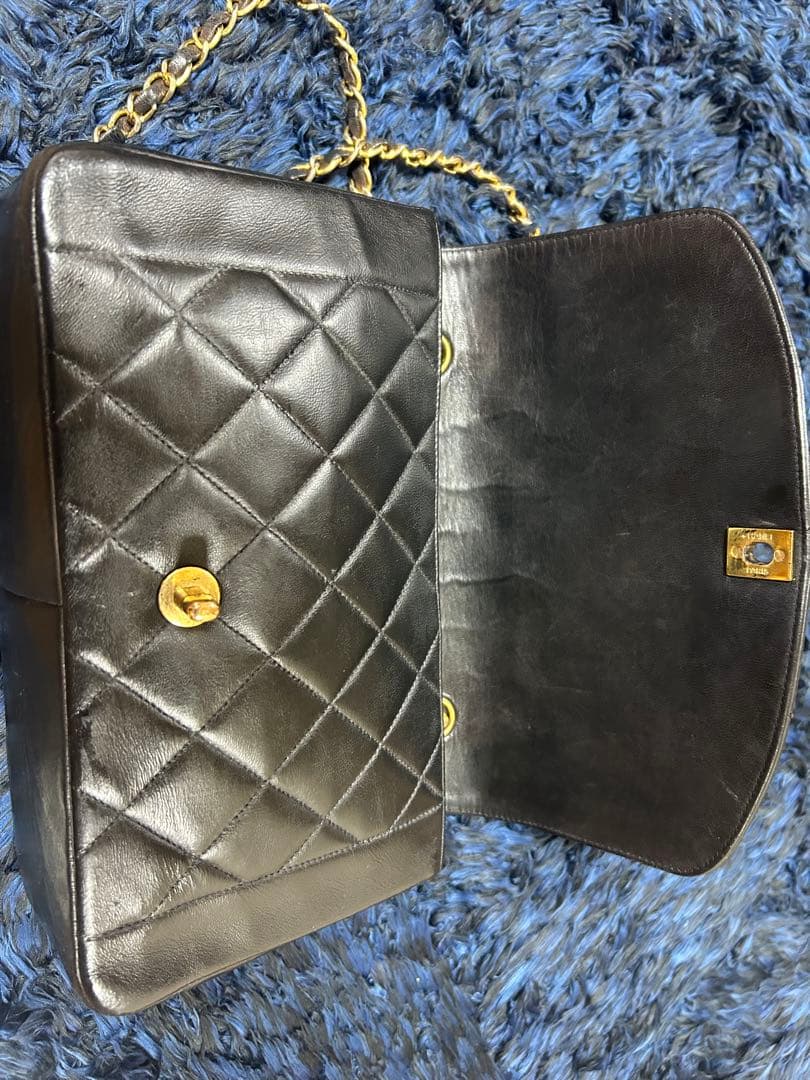 CHANEL ブラック キルティング ショルダーバッグ