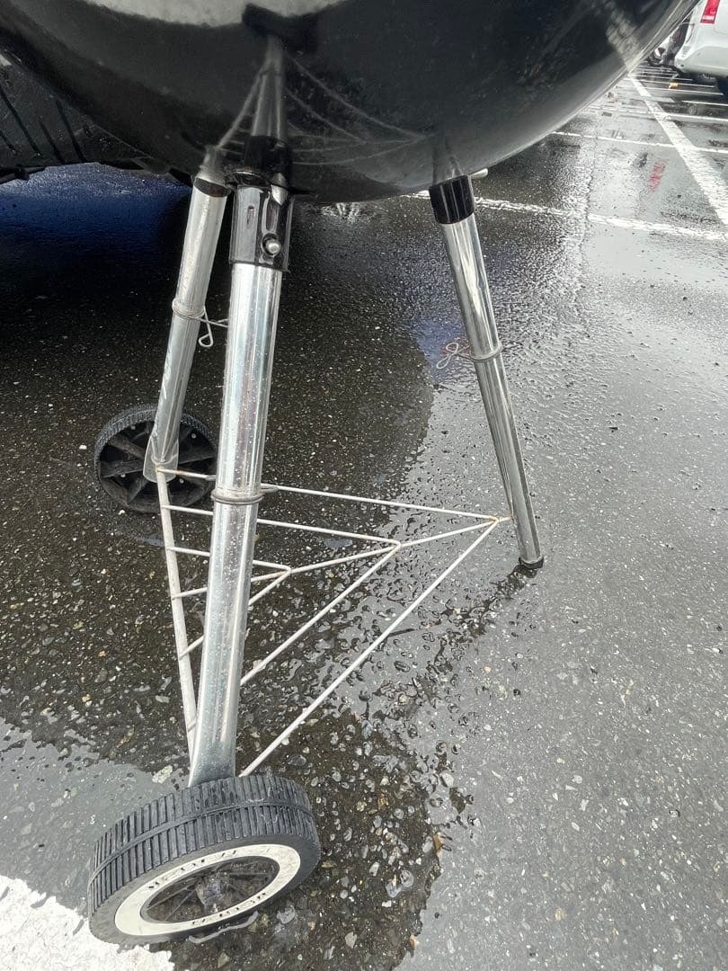 バーベキューコンロ　weber 直径47㎝　タイヤ付き