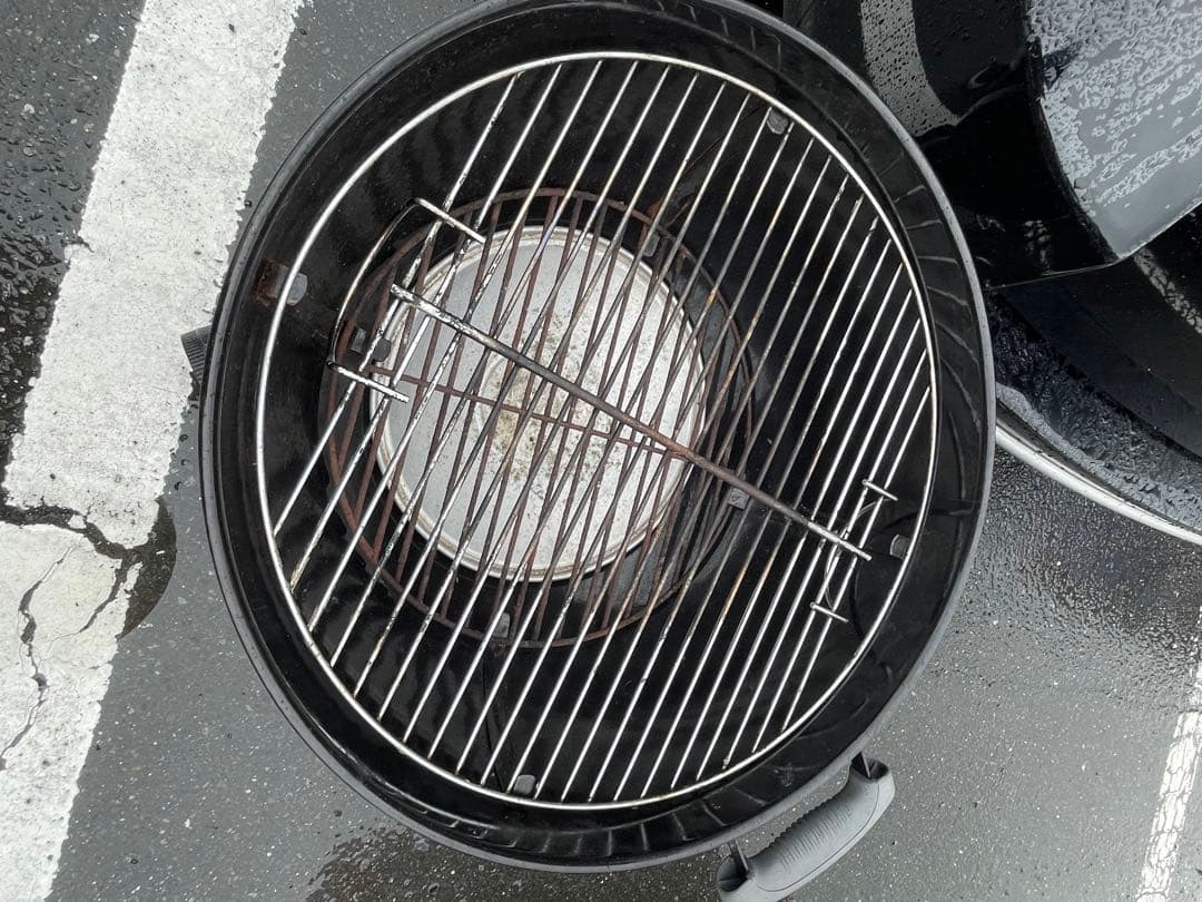 バーベキューコンロ　weber 直径47㎝　タイヤ付き