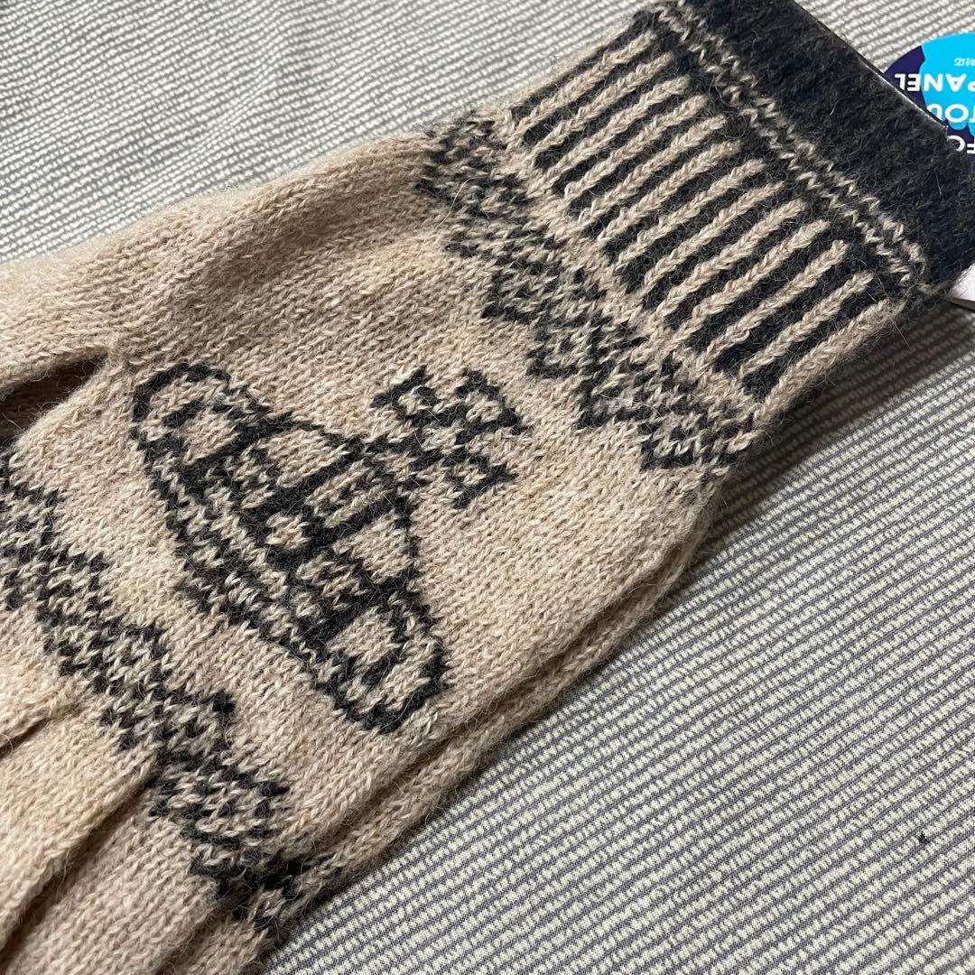 新品　ヴィヴィアンウエストウッド 暖かビッグオーブ手袋「男女兼用・ベージュ」①