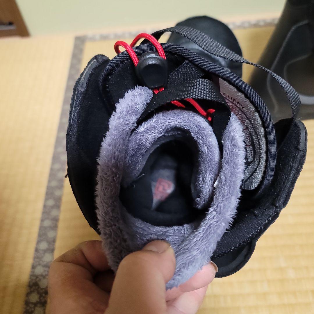 ブラック スノーボードブーツ レースアップ式