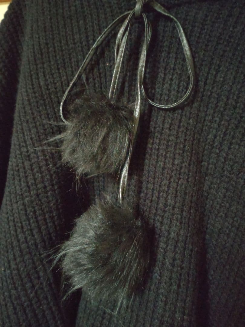 QutieFrash　キューティーフラッシュ　ファーフード付きニットポンチョ