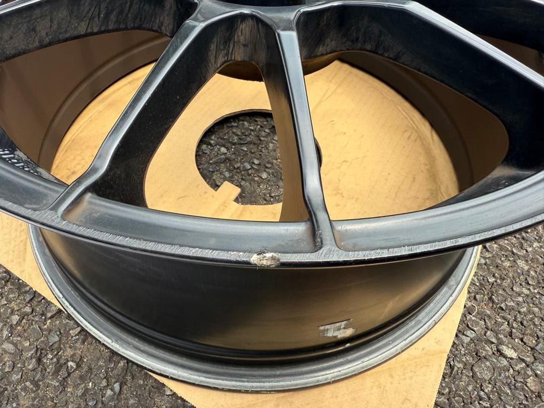 OZ Racing Ultraleggera 18インチ 4本