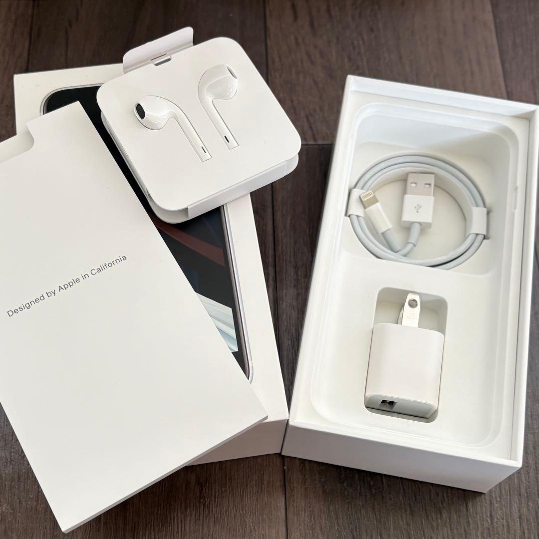 【極上品】iPhone SE 第2世代 (SE2) 256GB ホワイト