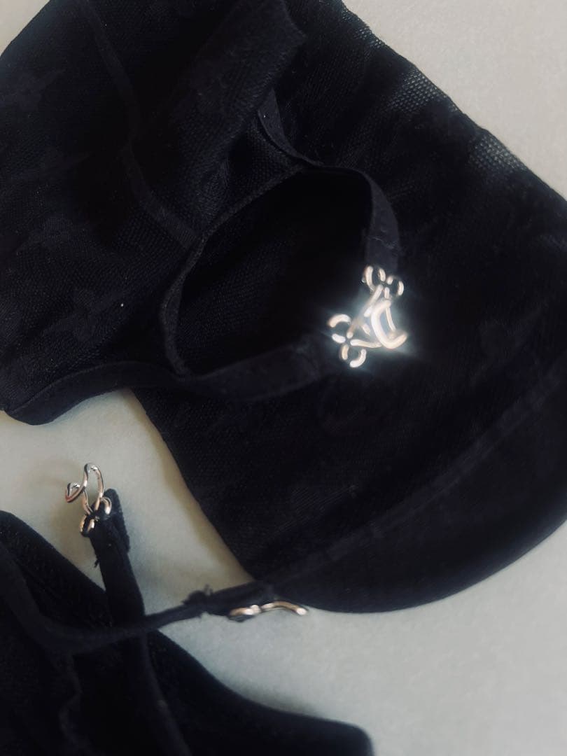 LOUIS VUITTON　レーシーモノグラムソックス　シルクポーチ付　未使用品