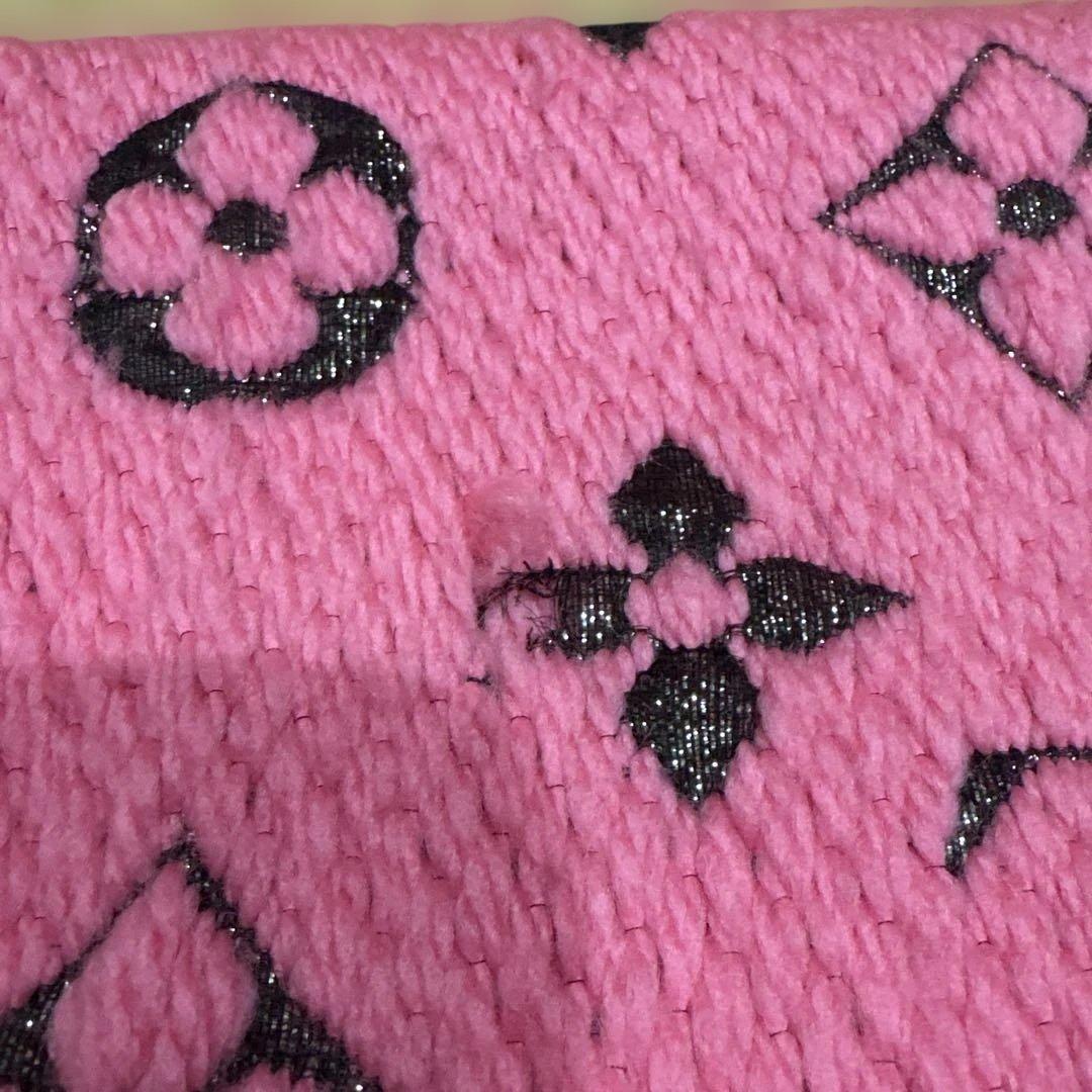ルイヴィトン エシャルプ ロゴマニア マフラー ローズポップ ピンク　LV