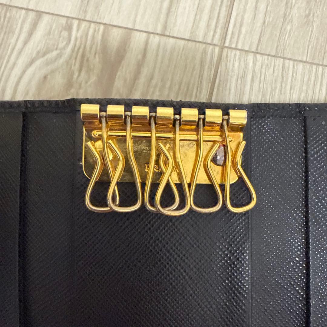 【超美品】プラダ ブラックレザーキーケース