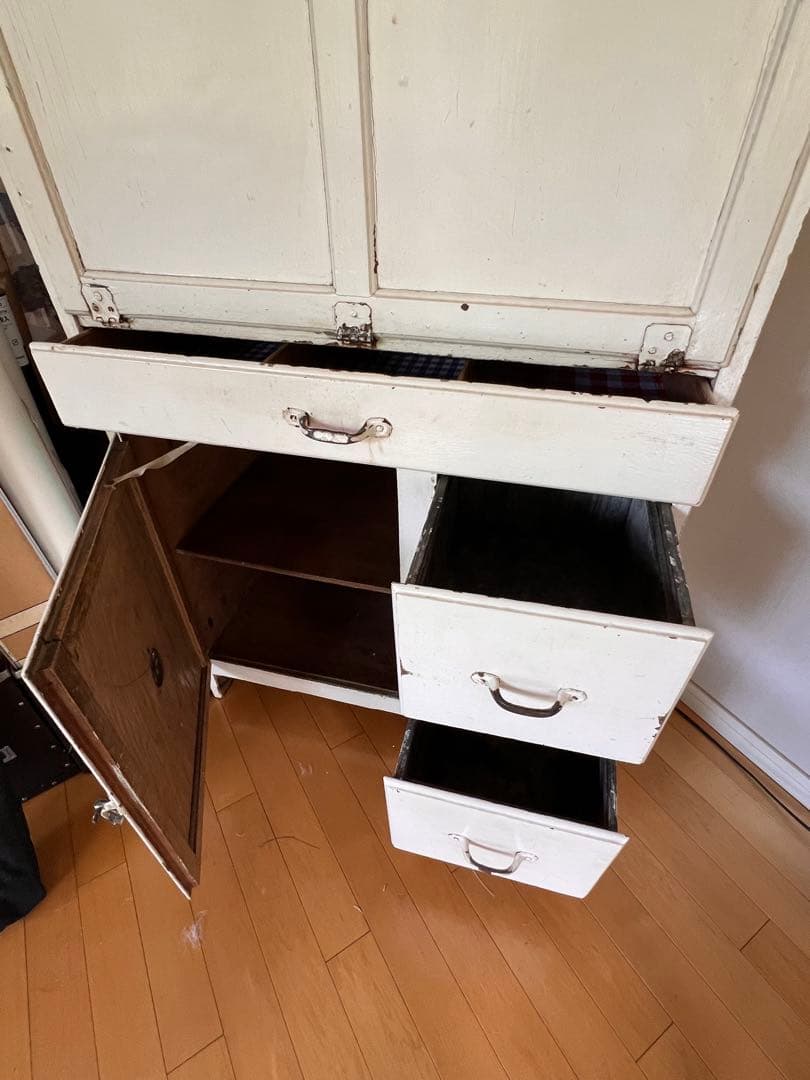 ヴィンテージ　キッチンキャビネット　オフホワイト