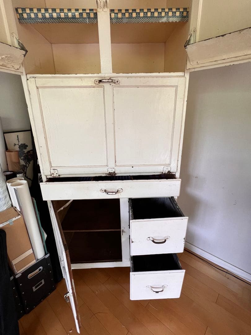ヴィンテージ　キッチンキャビネット　オフホワイト