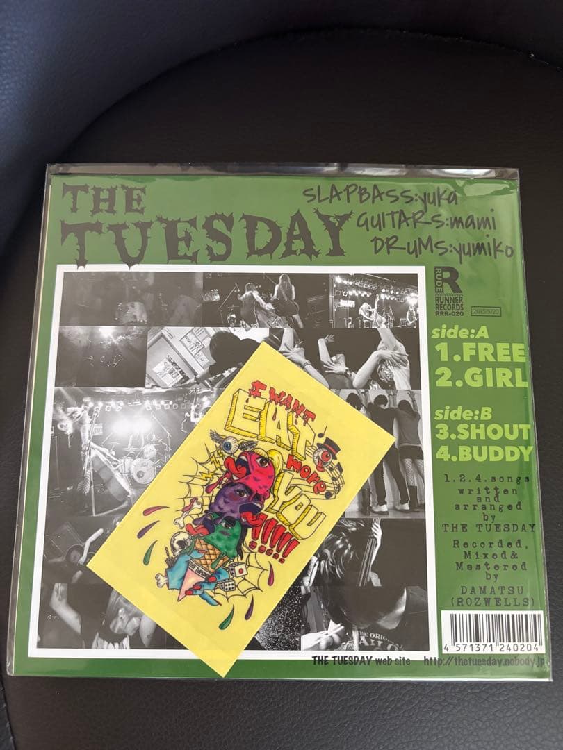 THE TUESDAY 1st 7incとsecondのsetです