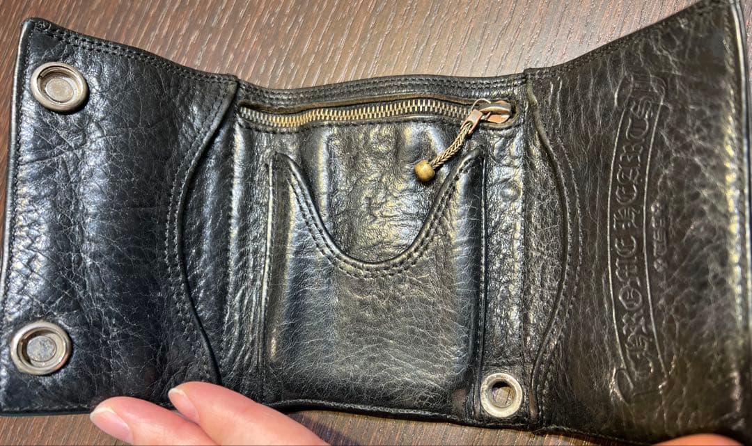 クロムハーツ３フォールドクロスボタンウォレット