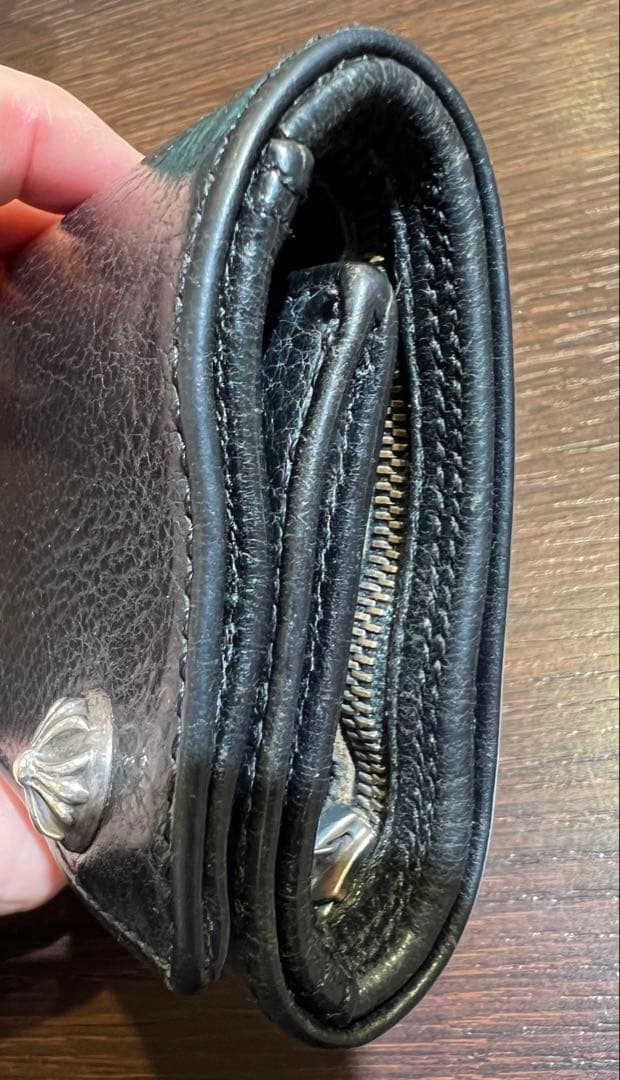 クロムハーツ３フォールドクロスボタンウォレット