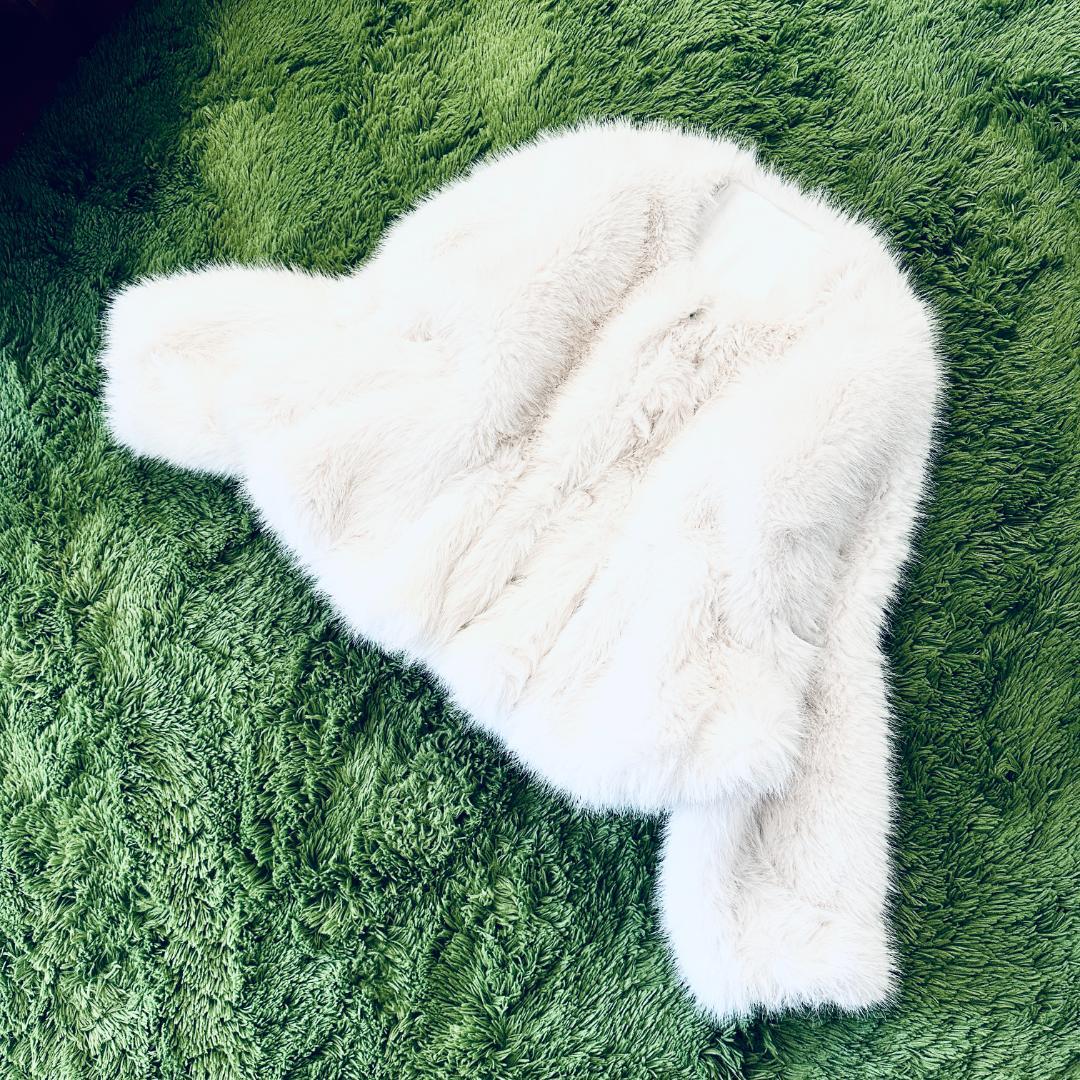 ビビィ Bibiy RAMONA PEPURAMU COAT WHITE ファー