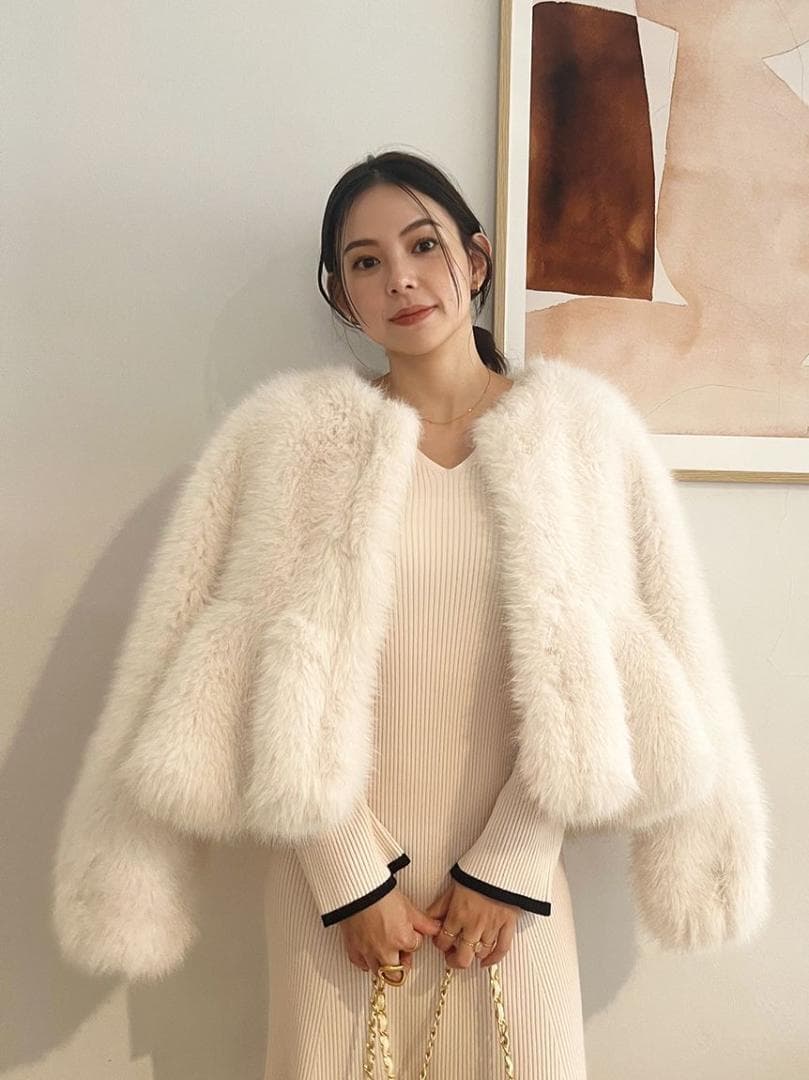 ビビィ Bibiy RAMONA PEPURAMU COAT WHITE ファー