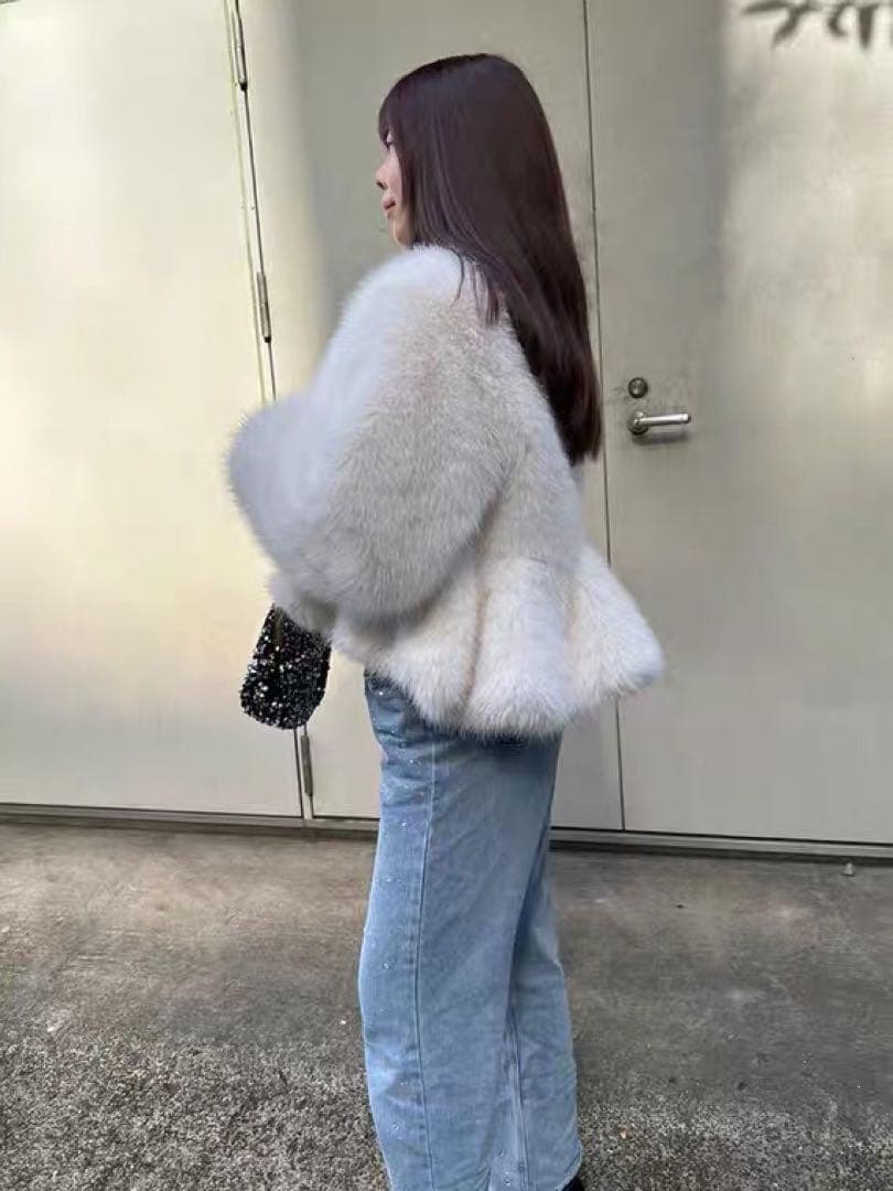 ビビィ Bibiy RAMONA PEPURAMU COAT WHITE ファー