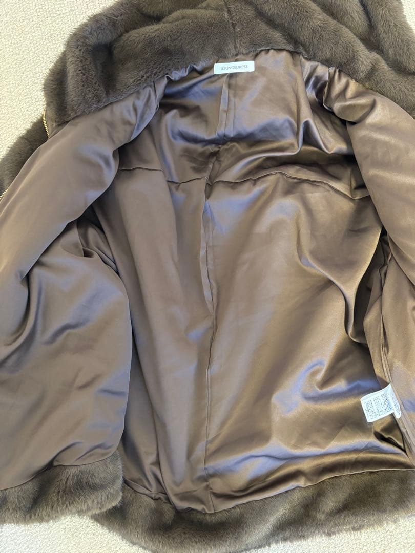 LOUNGEDRESS フードフェイクファーブルゾン