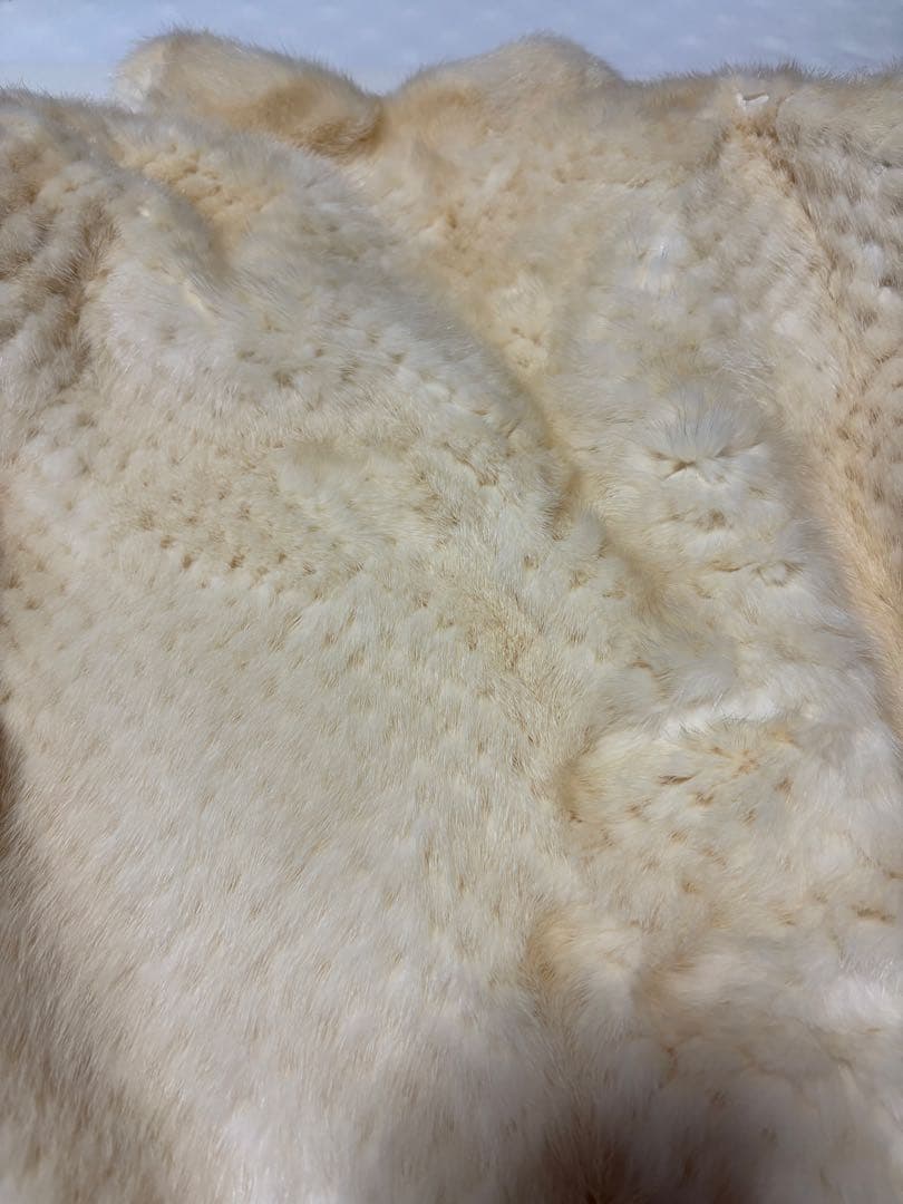 サガミンクコート　ホワイト系　金サガ