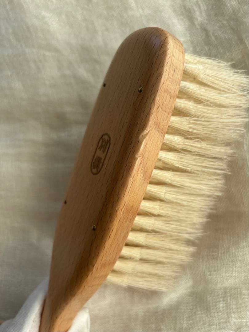 江戸屋の別撰手植えブラシ。カシミアシルクウール万能タイプ〈べっせん〉