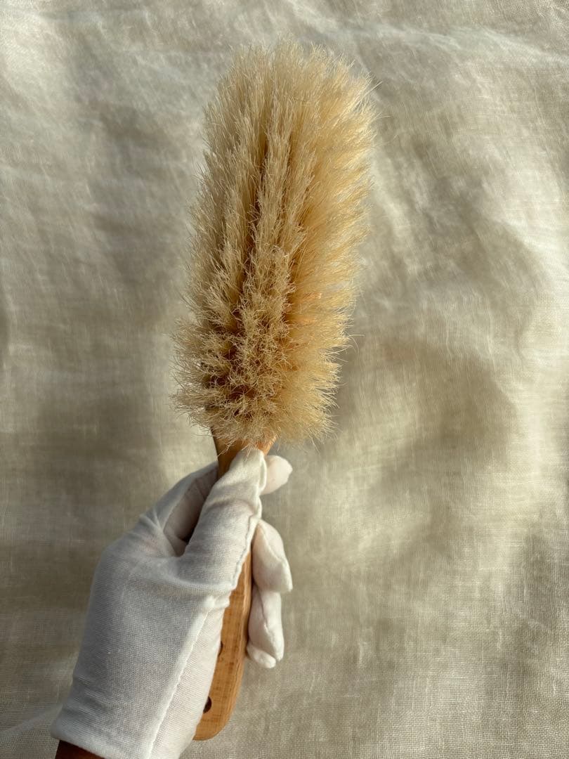 江戸屋の別撰手植えブラシ。カシミアシルクウール万能タイプ〈べっせん〉