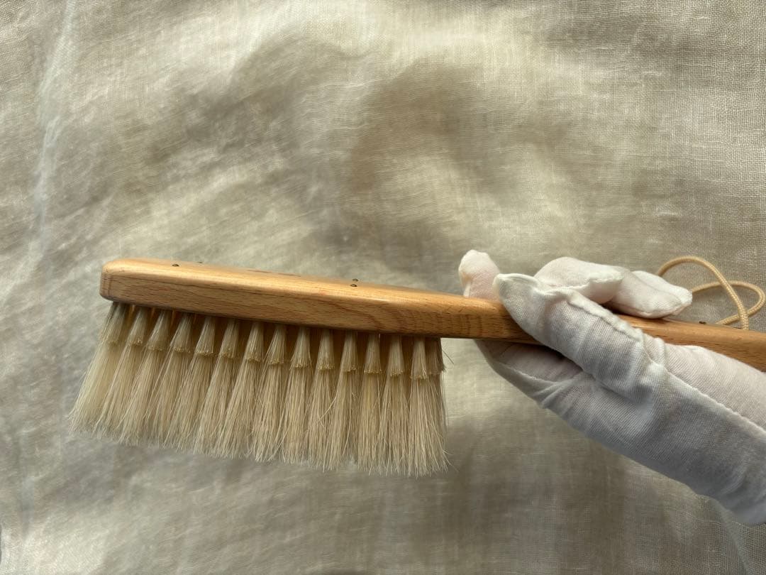 江戸屋の別撰手植えブラシ。カシミアシルクウール万能タイプ〈べっせん〉