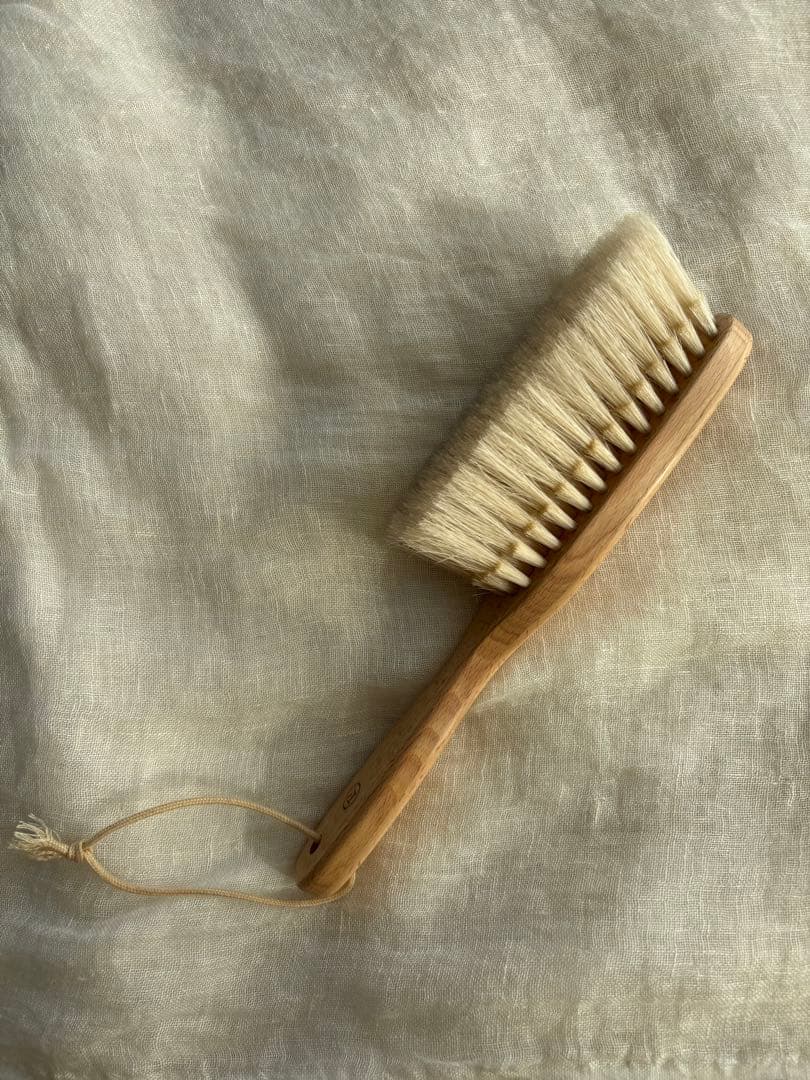 江戸屋の別撰手植えブラシ。カシミアシルクウール万能タイプ〈べっせん〉