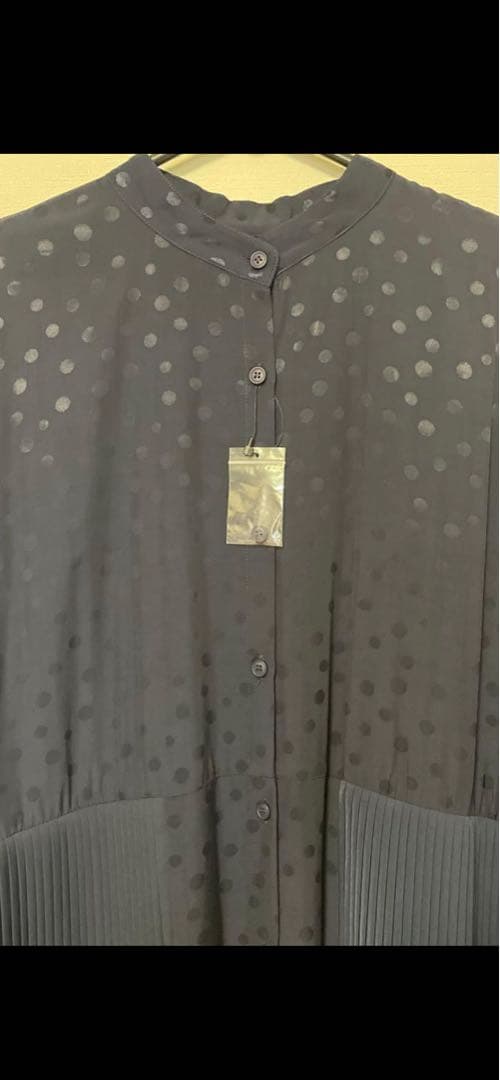 水玉ランダムプリーツワンピース　SUMI STYLE