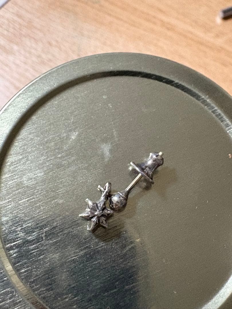 クロムハーツ　片耳　シルバー