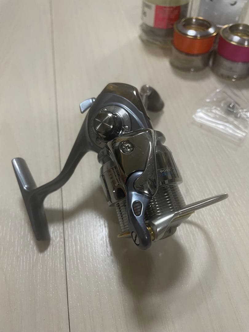 ダイワ セルテート フィネスカスタム 2506 替スプール3個　ハンドルノブ