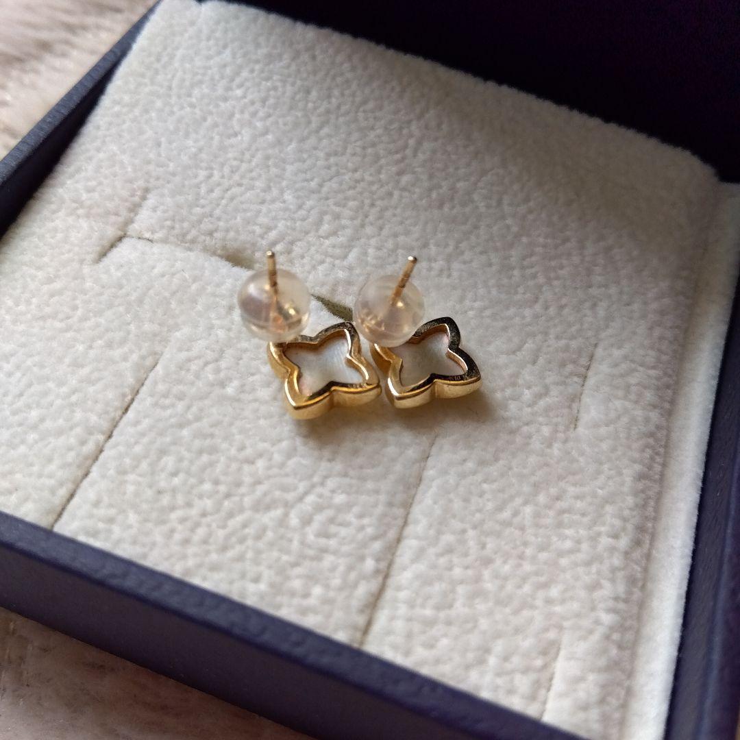 ヴァンドーム青山白蝶貝Ｋ１８ピアス