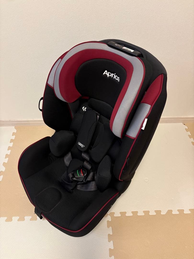 Aprica　フォームフィット AB　チャイルド＆ジュニアシート　ISOFIX