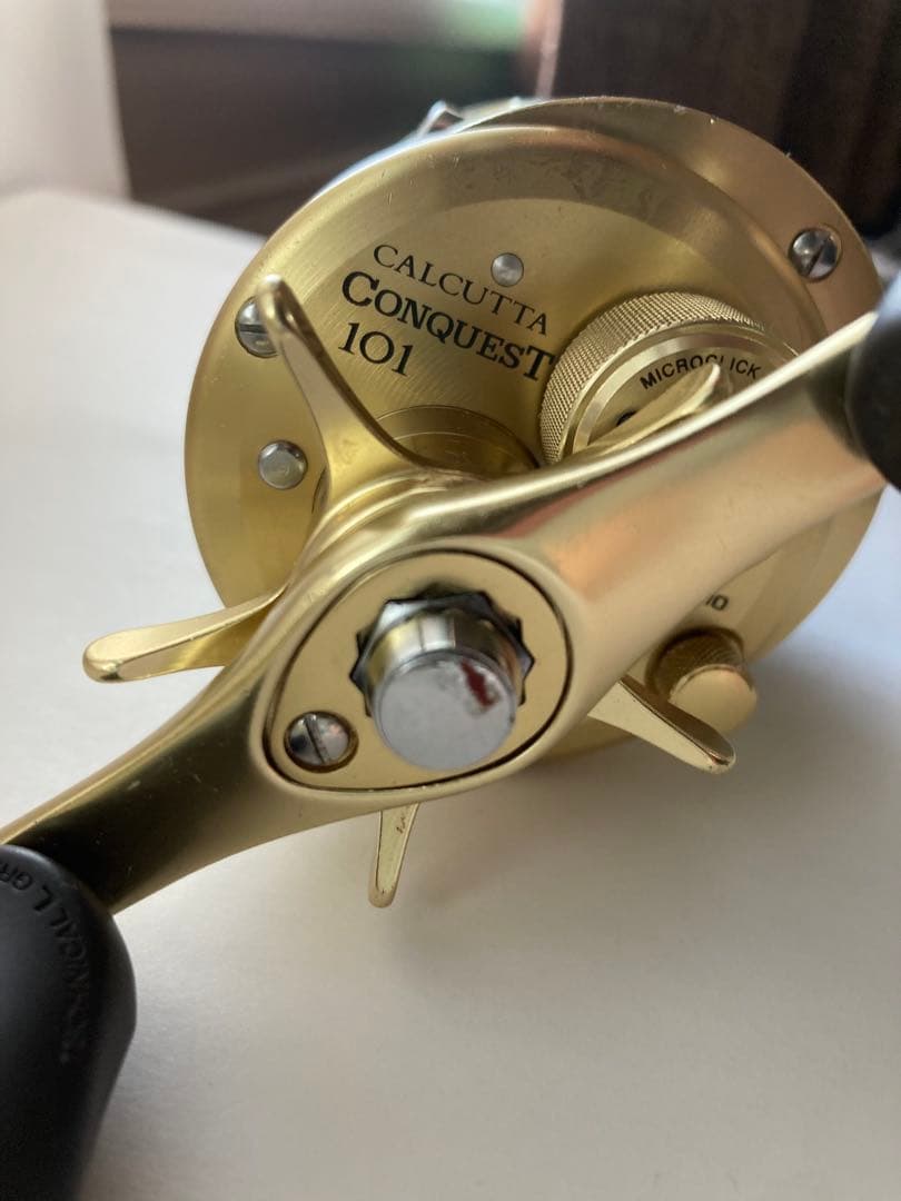 Shimano カルカッタコンクエスト 101 ベイトリール