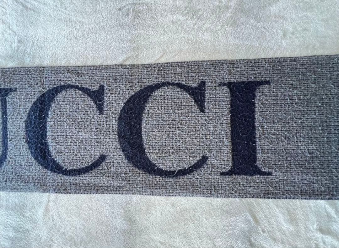 GUCCI リバーシブルフリンジマフラー