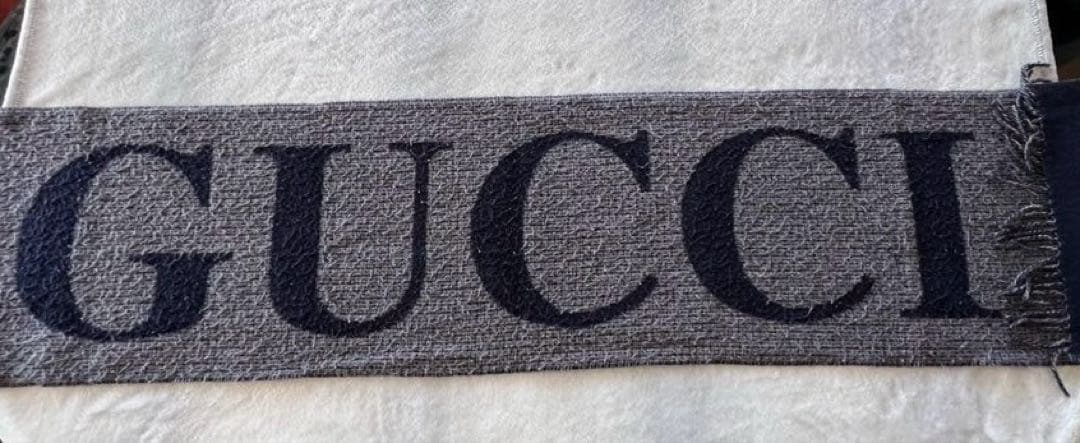 GUCCI リバーシブルフリンジマフラー