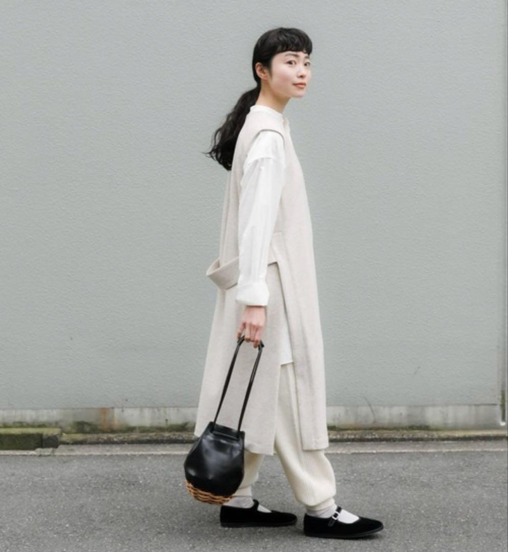 かぐれ　サイドスリットロングジレ　ベージュ　極美品　再お値下げ