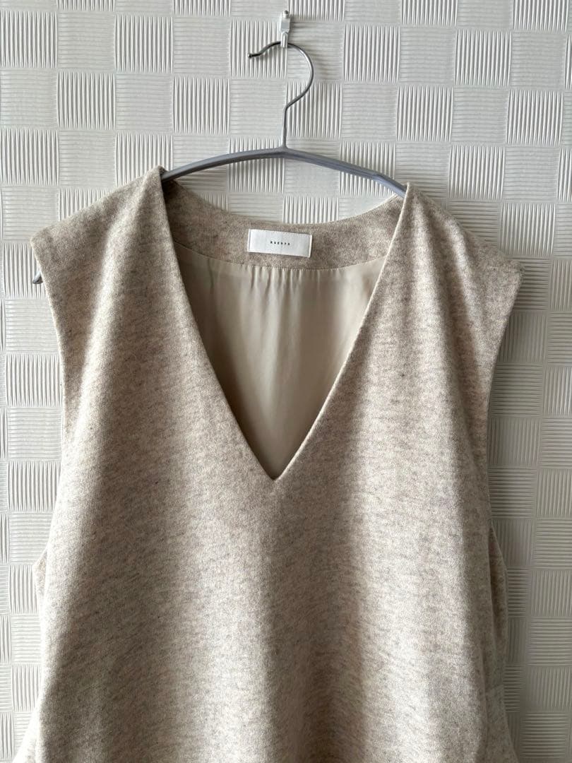かぐれ　サイドスリットロングジレ　ベージュ　極美品　再お値下げ
