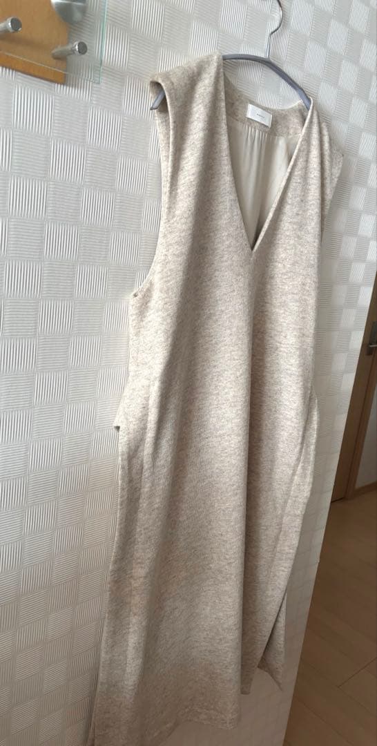 かぐれ　サイドスリットロングジレ　ベージュ　極美品　再お値下げ