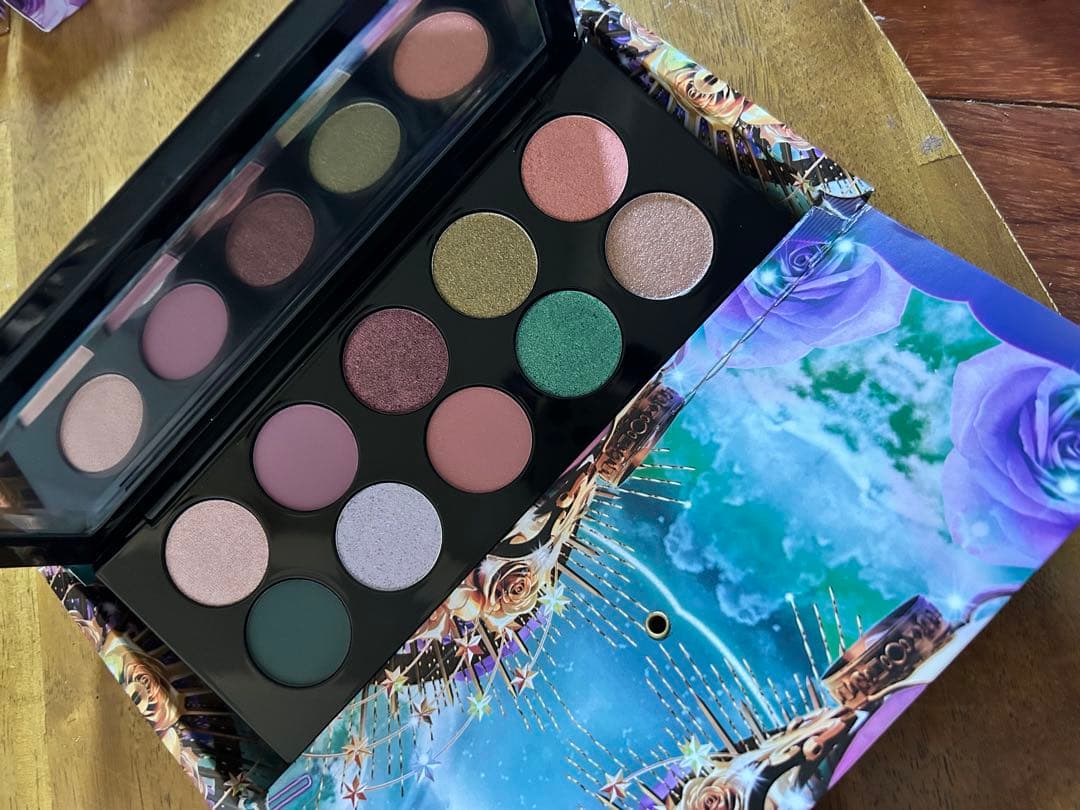 新品パットマクグラスラブス　新商品のアイシャドウパレット
