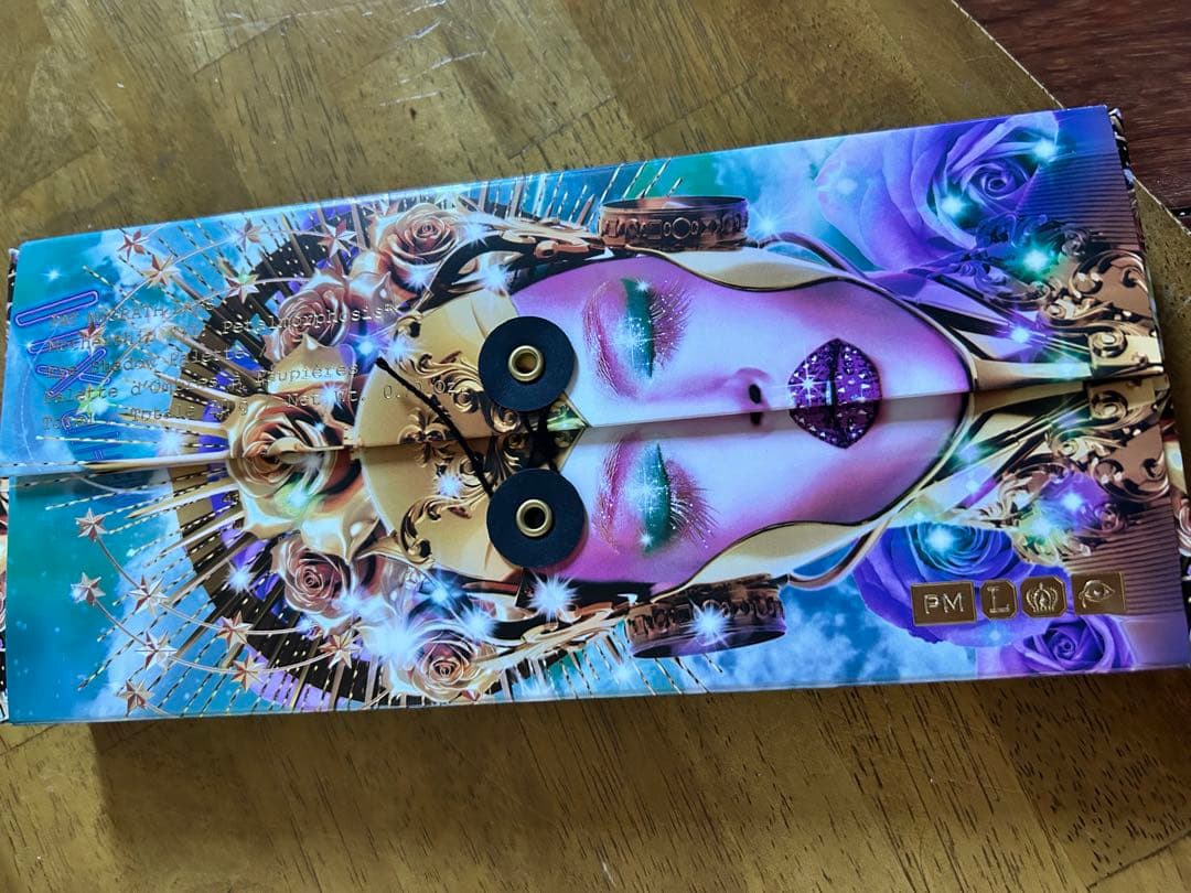 新品パットマクグラスラブス　新商品のアイシャドウパレット