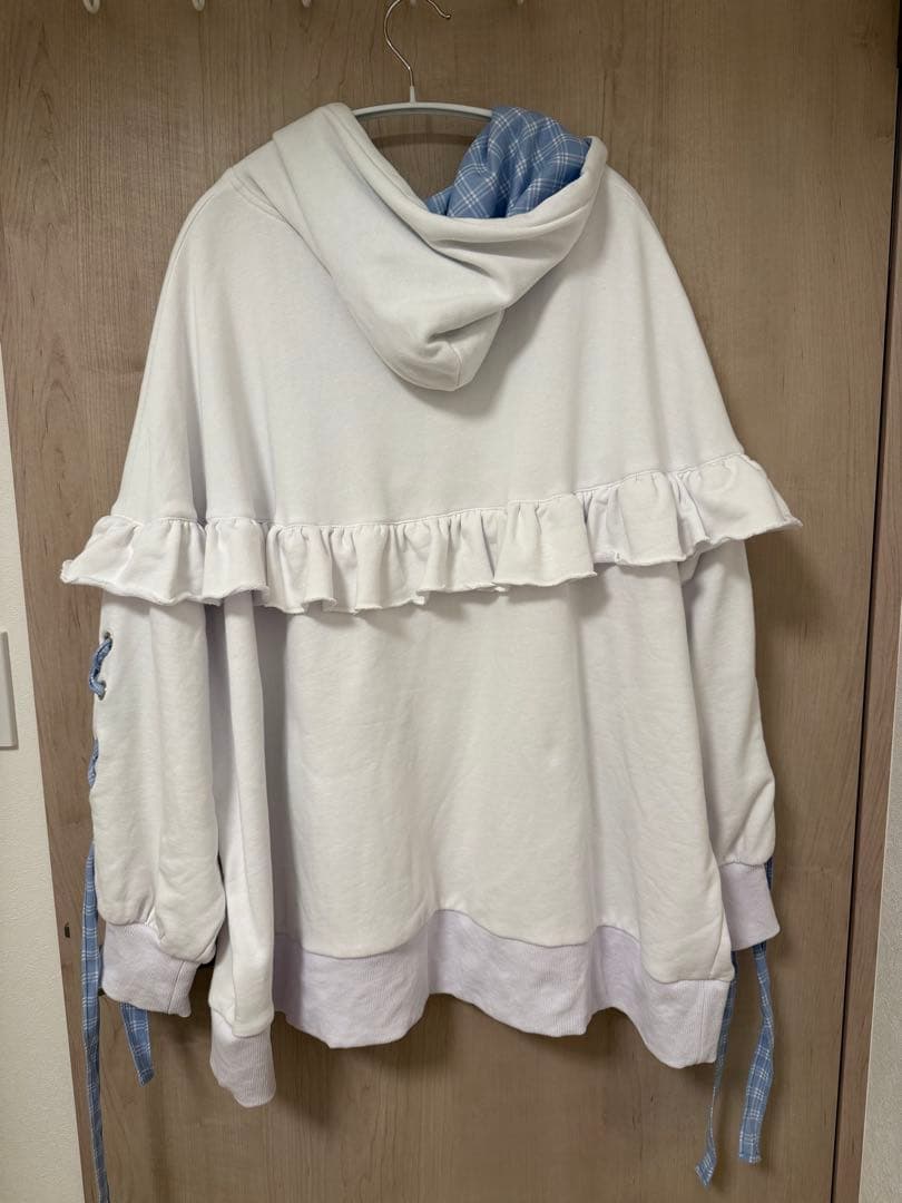 ililil フリル付きチェックパーカー